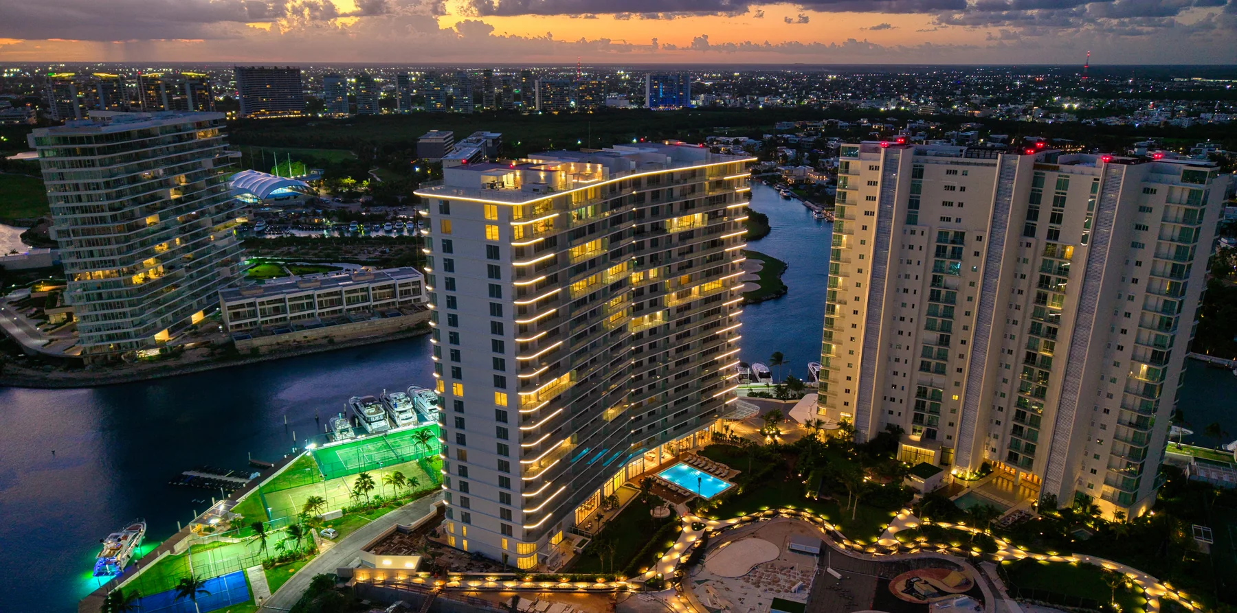SLS Bahía Beach en Puerto Cancún